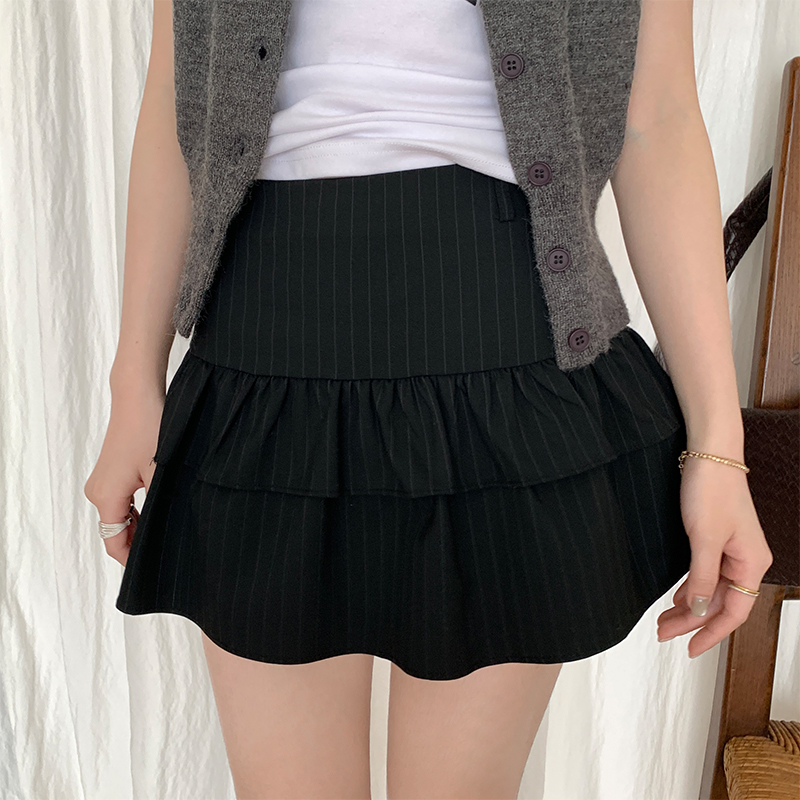 Real-life photo of cute ruffled leaf-sided heavy industry design short skirt spring and summer pinstripe versatile casual A-line skirt