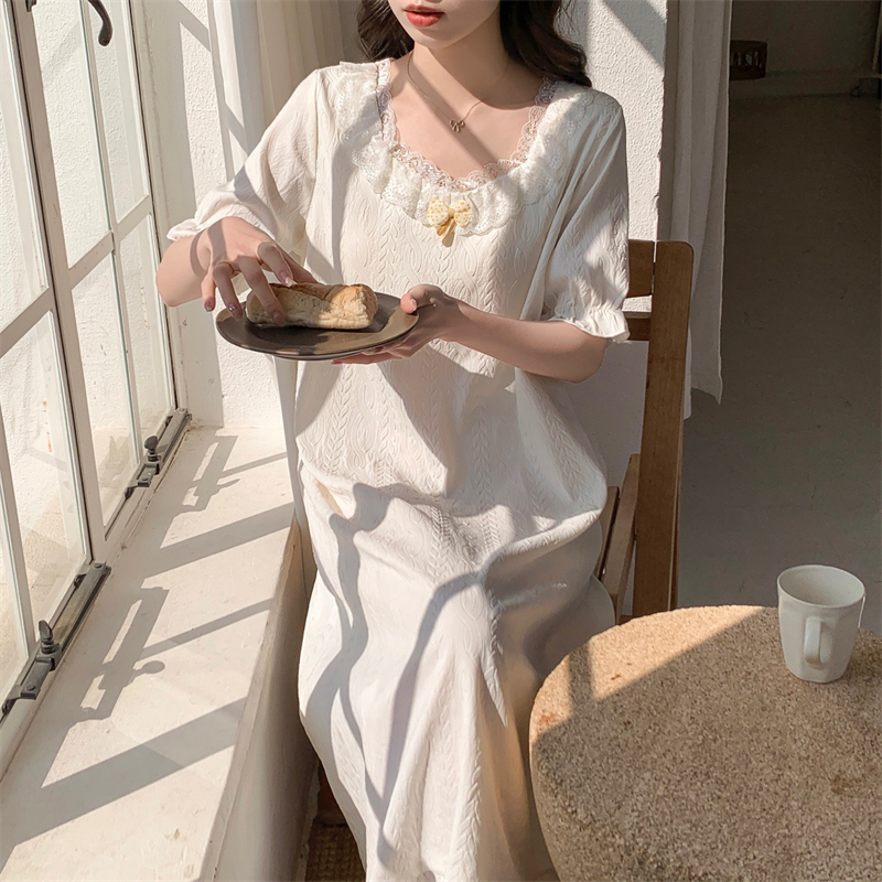 Real shot of 25-year new princess style short-sleeved nightgown for women with breast pad lace casual pajamas home clothes
