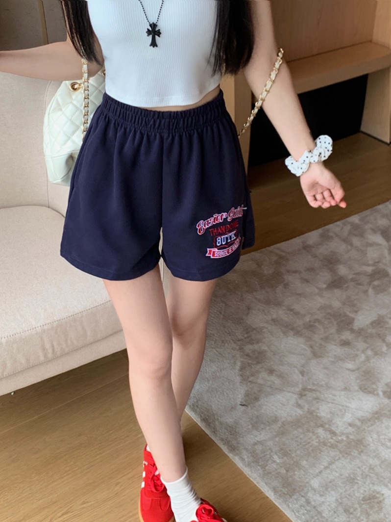 Real shot of Gaomimini American sports shorts for women wearing summer small casual hot pants