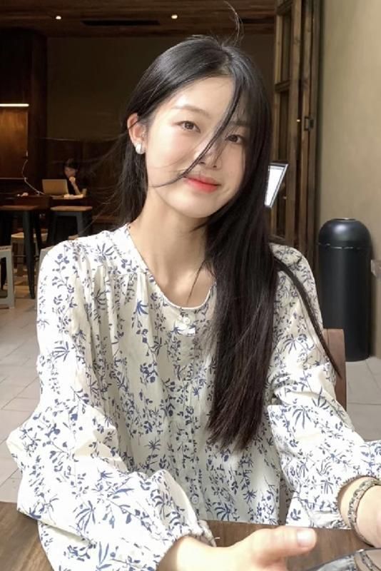 Retro floral long-sleeved shirt for women new style design niche casual loose top jacket