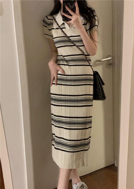 Knitted striped POLO collar dress for women in summer 2025 new style waist-hugging to make hot girls hip-pack midi skirt trendy