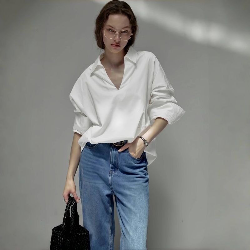 Combed cotton white shirt for spring new loose shoulders lazy V-neck design simple commuting top