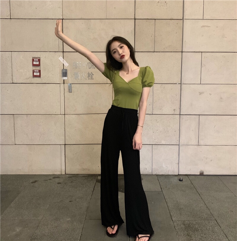 Real shot of retro white V-neck feminine puff sleeves slimming short-sleeved T-shirt + modal wide-leg pants