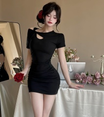 Real shot of summer hollow pure sexy hot girl tight small hip skirt