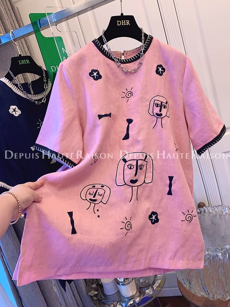 Guangzhou Thirteen European goods large version ~ Cartoon embroidered short-sleeved T-shirt for women in summer loose and versatile slim top