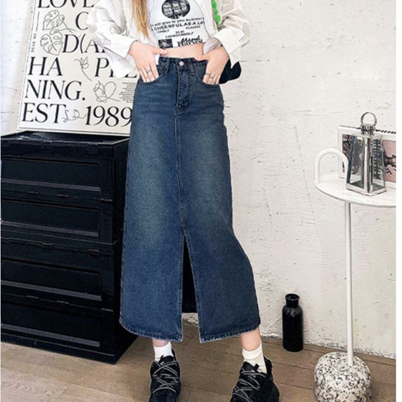 Hot girls versatile denim half-length long skirt for women in spring and summer new high-waisted meat-covered slit A-line long denim skirt trendy