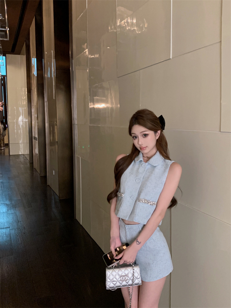 Real shot of famous lady's high-end little fragrant style knitted vest shorts two-piece set
