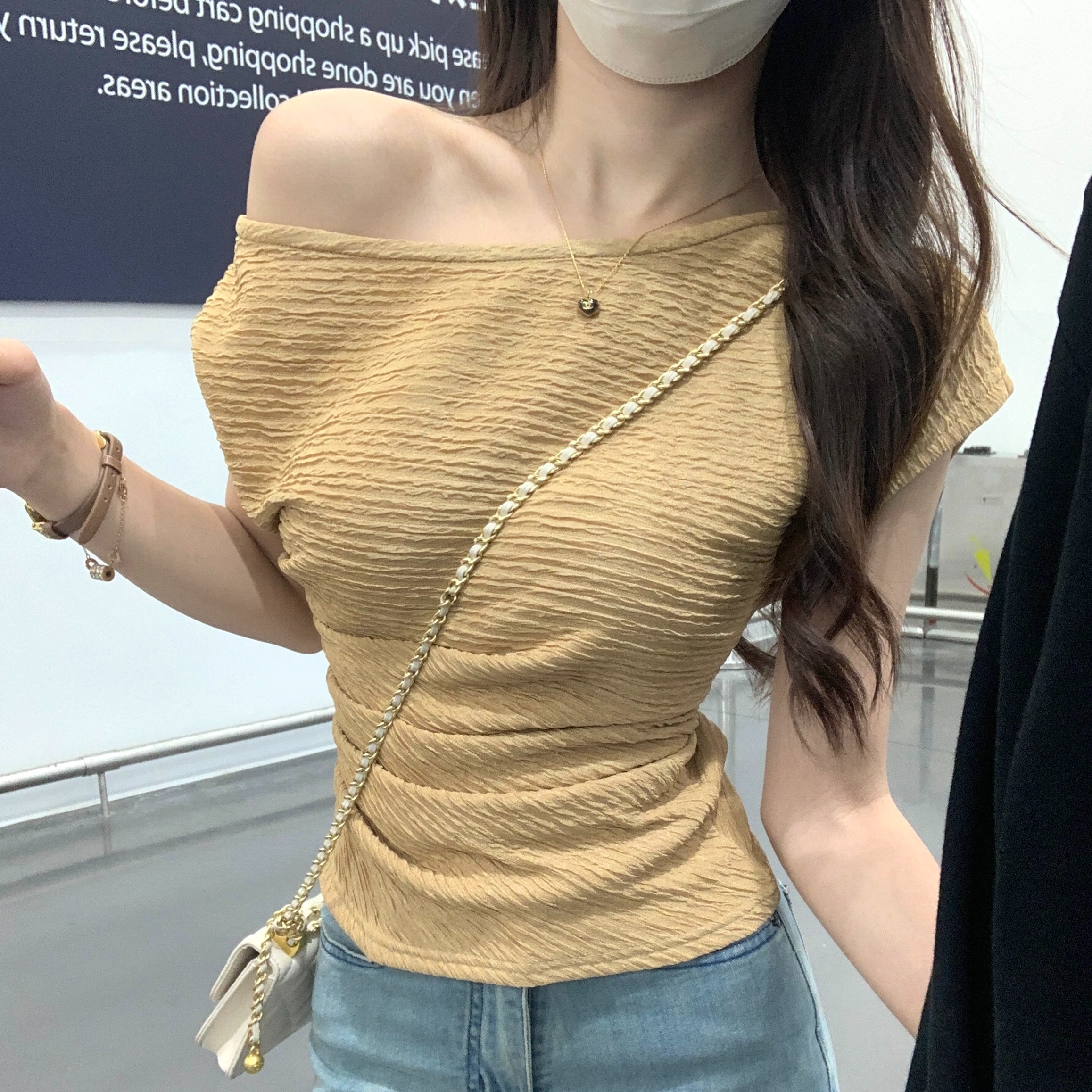 Korean short-sleeved T-shirt for women's summer slim and off-shoulder inner wear khaki chic top