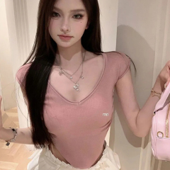 v領修身正肩短袖t恤女夏季辣妹褶皺針織打底衫小個子短款氣質上衣