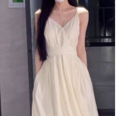 Coffee break French dress for women in summer, sweet and slim waist, seaside vacation sleeveless suspender skirt