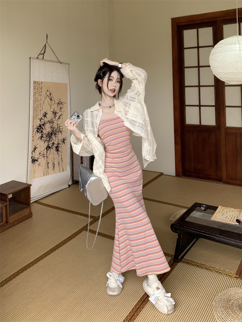 已出貨 吊帶連衣裙女多巴胺穿搭修身包臀裙背心長裙子