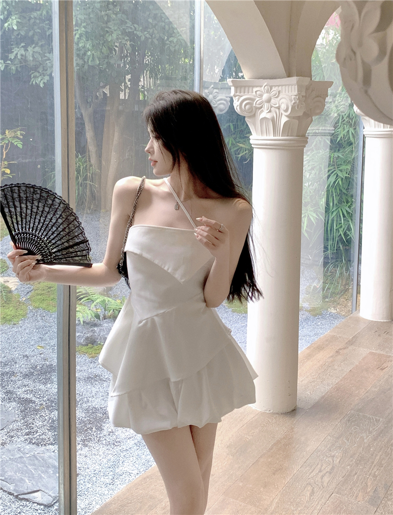 Real shot, irregular design sense of strap hanger top + pants skirt