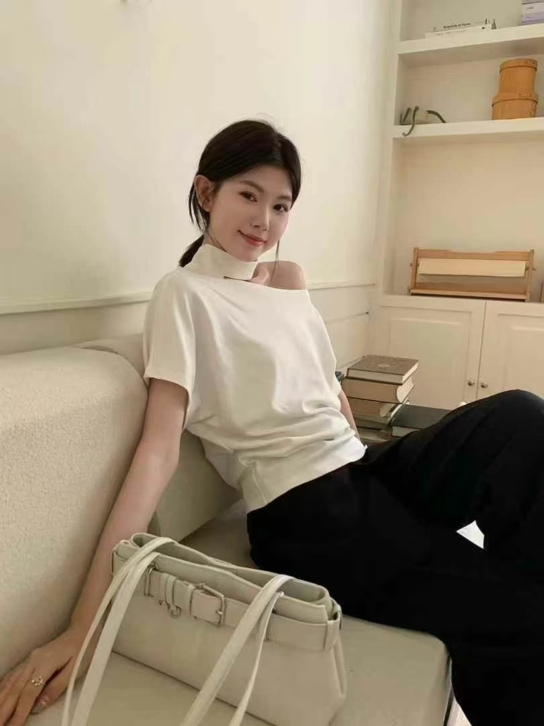 性感露肩掛脖上衣女辣妹設計感小眾修身顯瘦百搭不規則短袖T恤