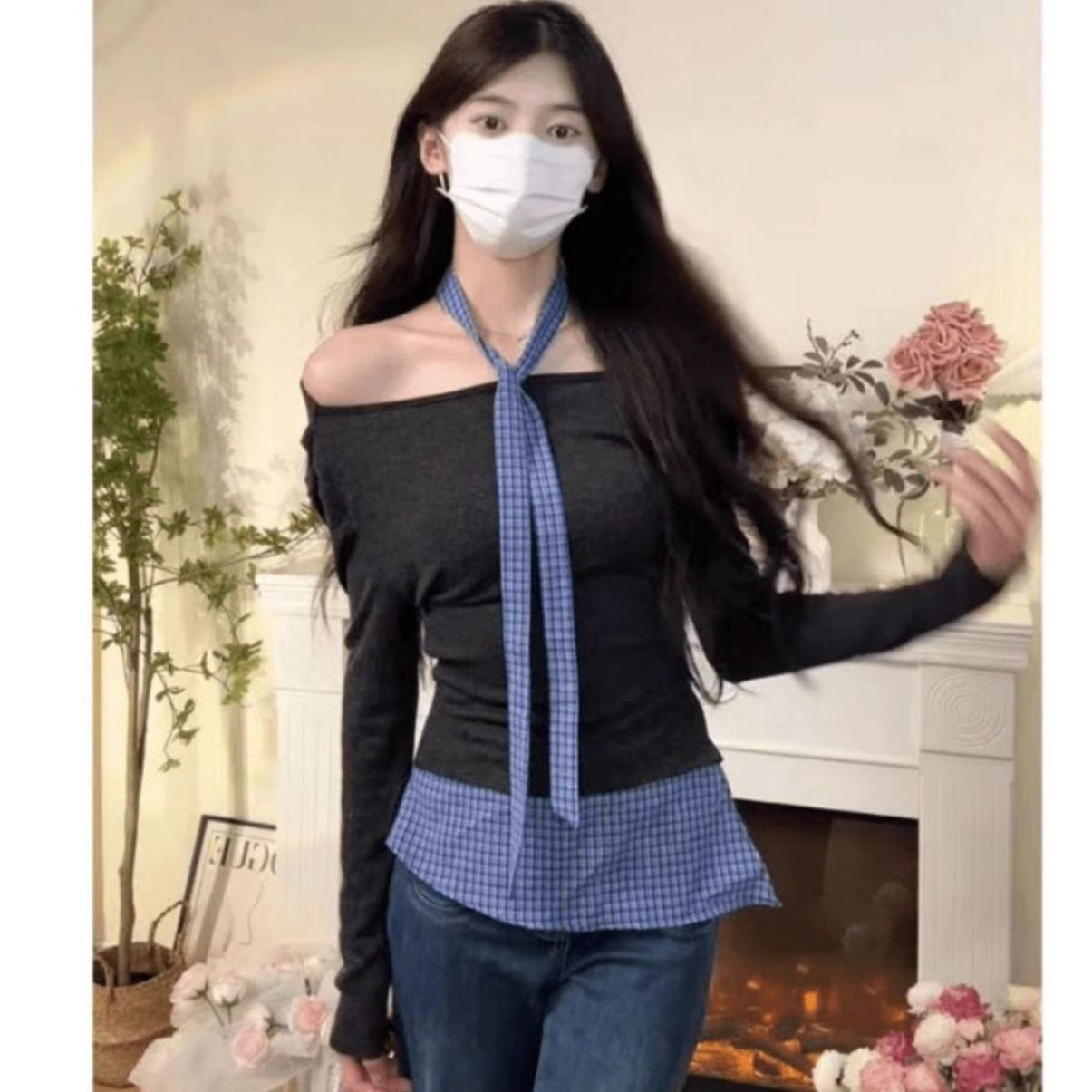 Design plaid spliced ​​long-sleeved T-shirt for women in autumn new fake two-piece off-shoulder top
