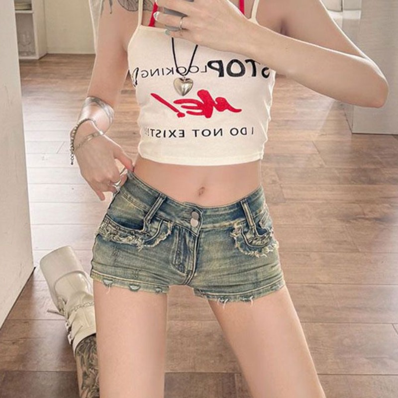 Neutral fashion denim shorts for women American rivet design with slim fit and sexy hip-covered straight jeans trendy