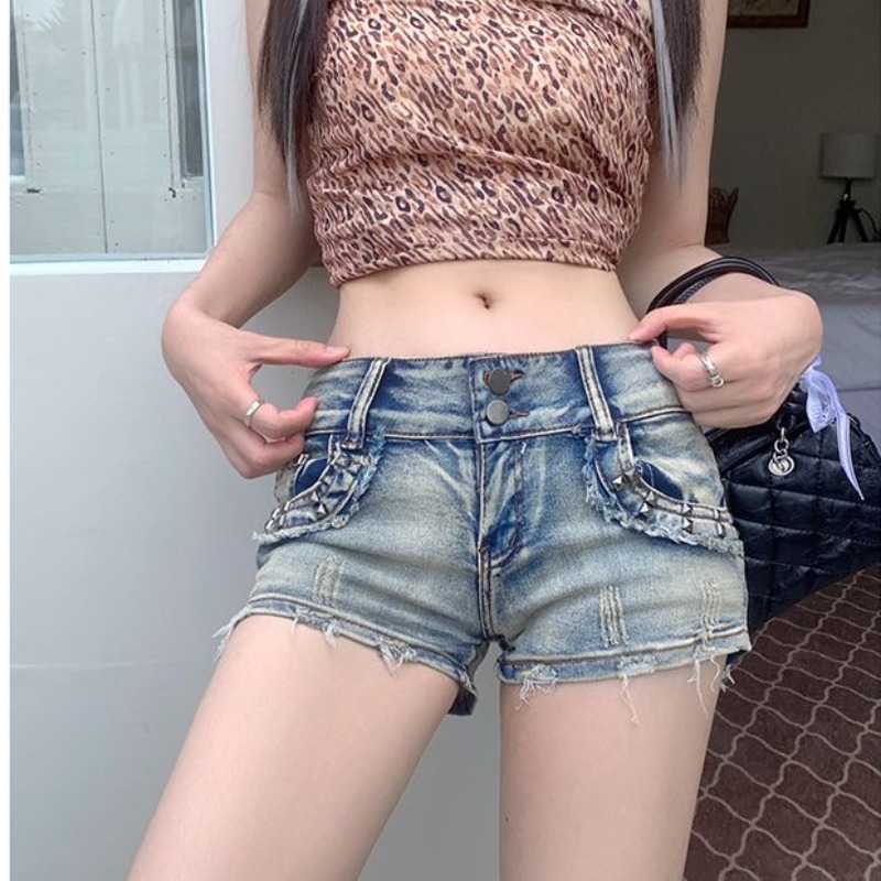 High Street Personalized Denim Shorts Women's Spring and Summer New Sexy Slim Korean Version Rivet Fashion Straight Jeans Trendy