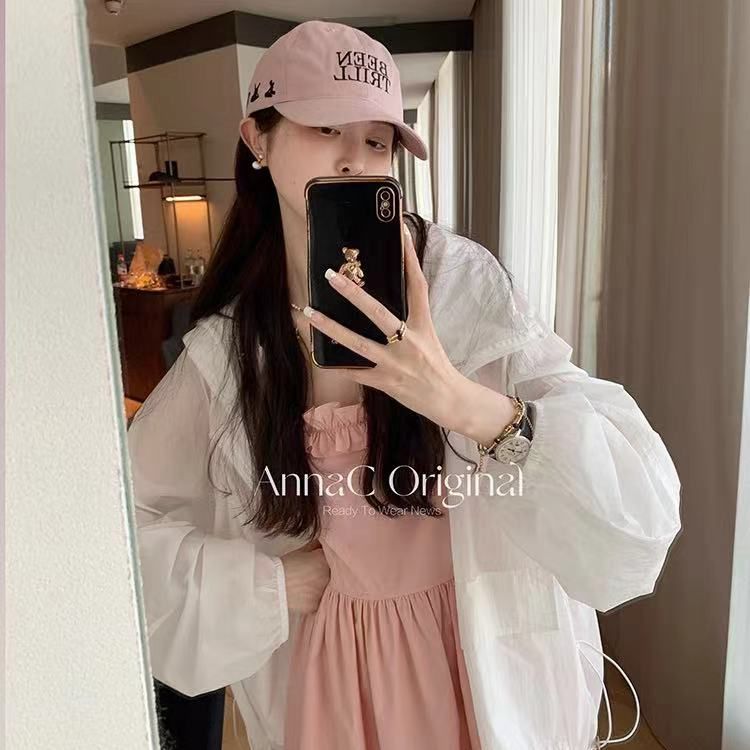 Sunscreen clothes for women in summer 2025 new breathable outer wear thin white loose small sunscreen clothes short jacket