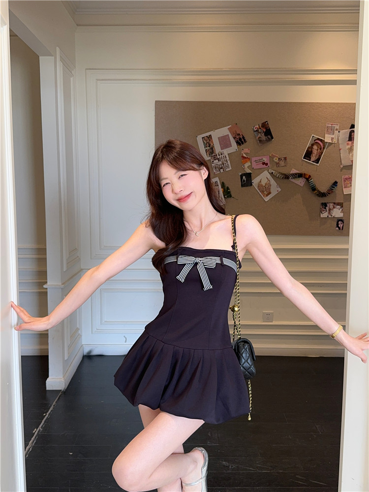 Real photo of women's summer sweet hot girl with bow slings and short flower buds short skirt A-line skirt
