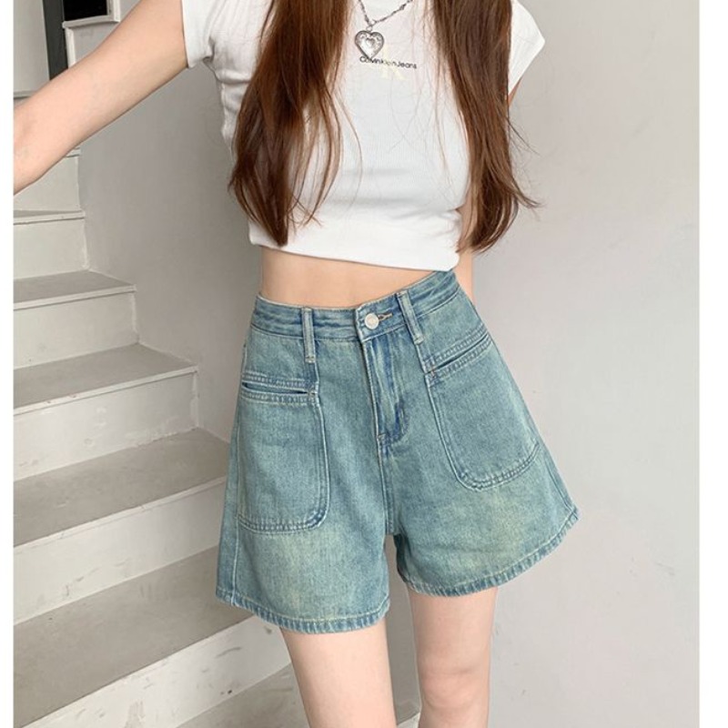 versatile high-waist denim shorts for women in spring and summer new design pockets to make them look slim and loose wide-leg straight-leg denim hot pants