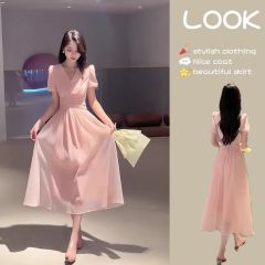 高級感法式氣質v領泡泡袖連衣裙子女夏季新款溫柔風收腰顯瘦長裙