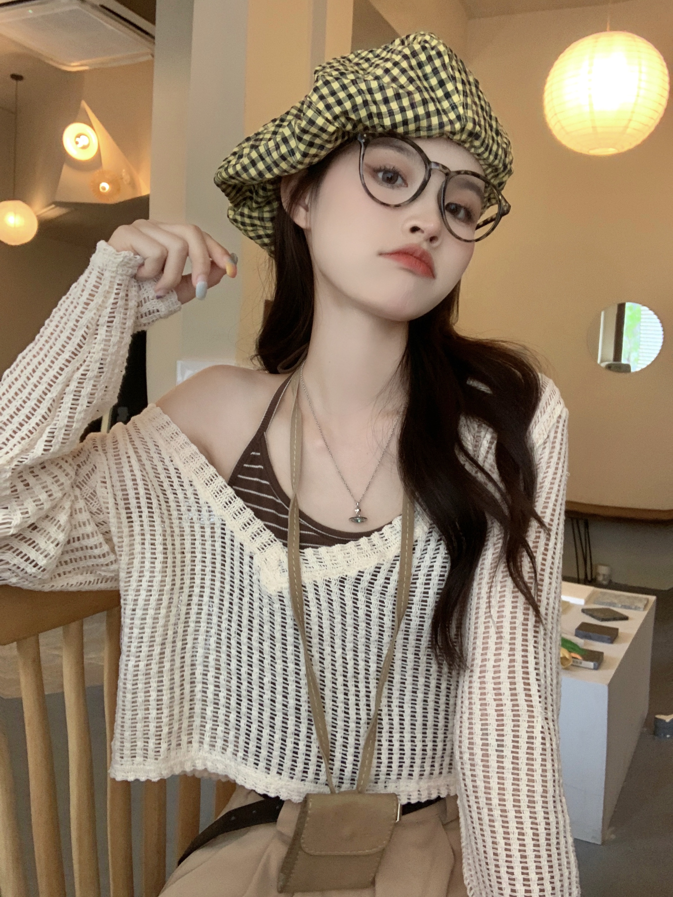 Real shot Set of hollow long-sleeved top halter neck vest small hot girl slim fit two-piece set