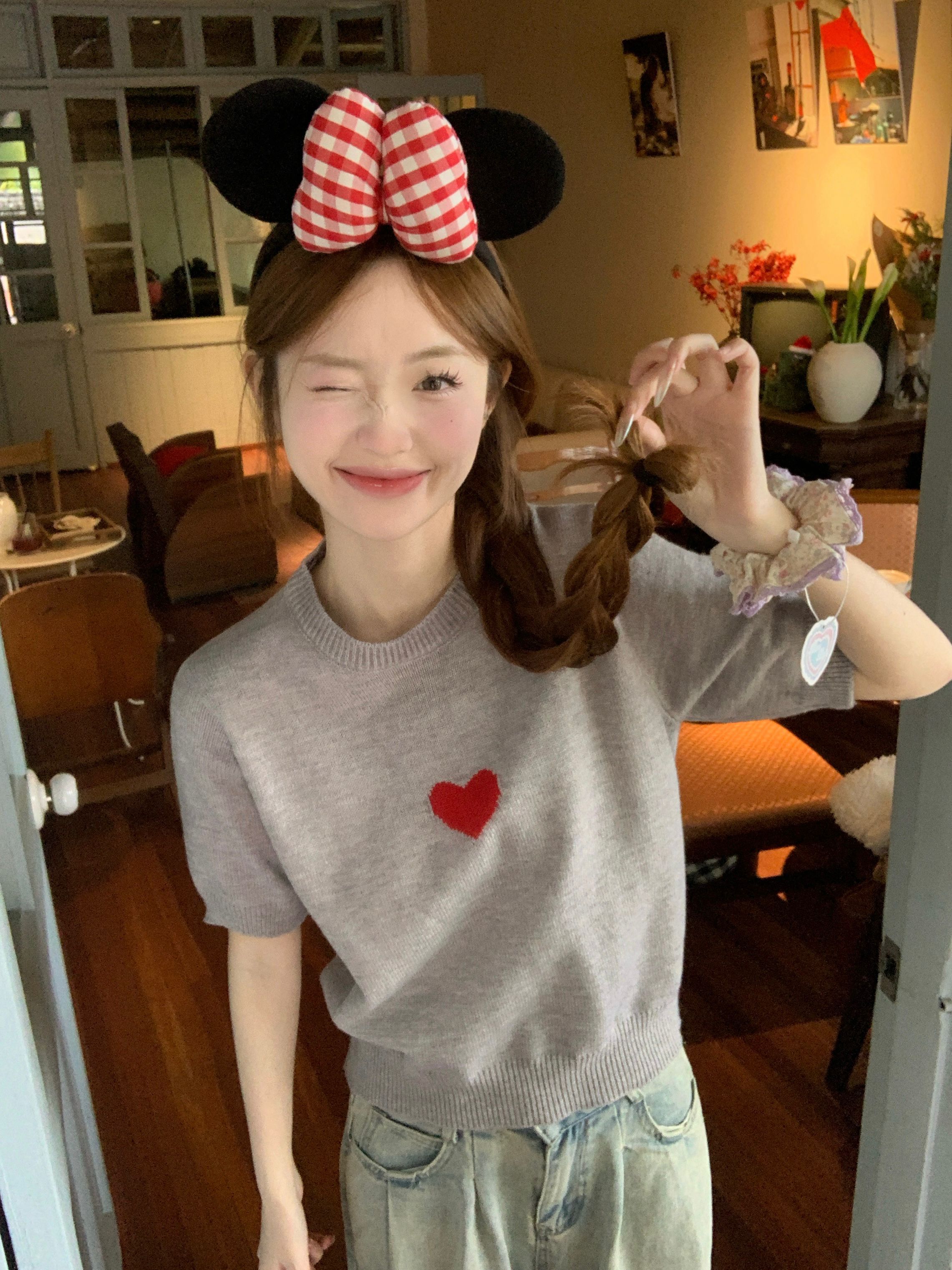 Real photo of gray love round neck thin knitted top for summer short-sleeved T-shirt for women