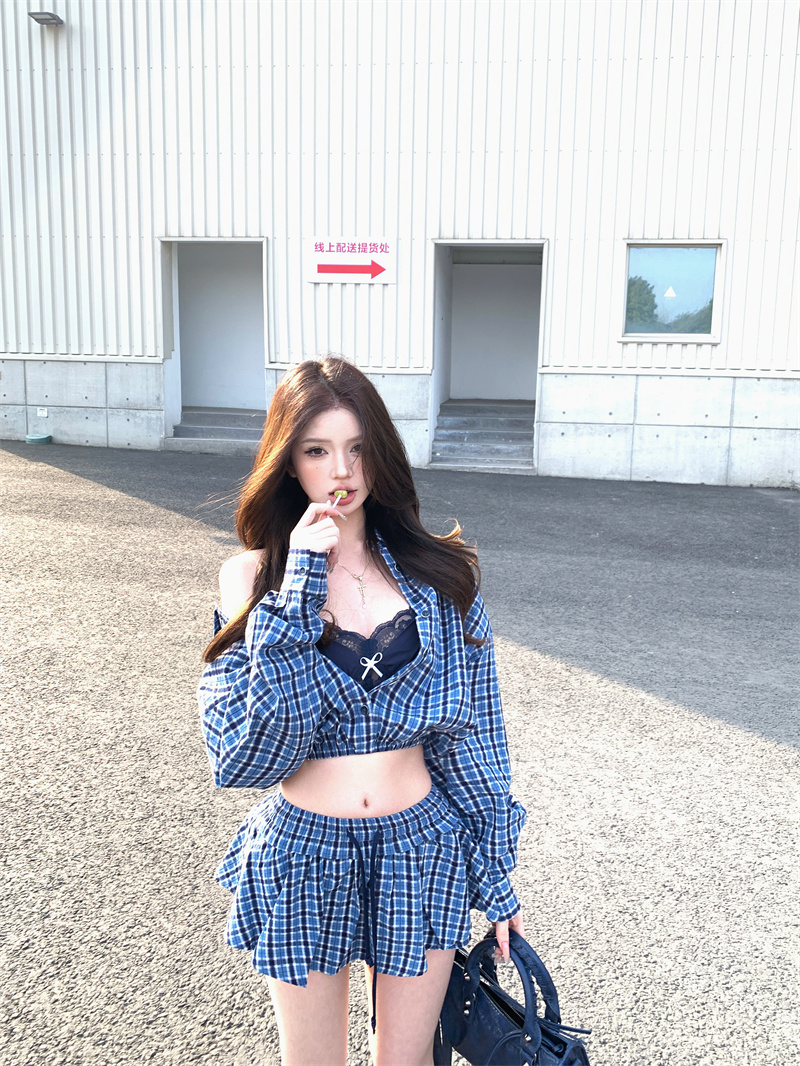 Real shot of plaid shirt sunscreen jacket lace suspender vest design makes you look slim and taller.