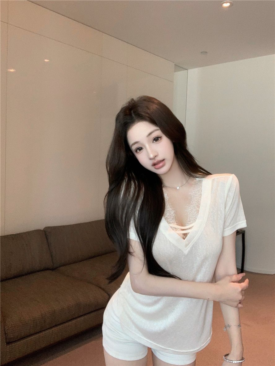 Lace spliced ​​v-neck short-sleeved shoulder T-shirt for women for summer beige slim inner wear pure slim base top