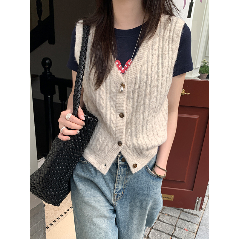 Real shot of 2025 new retro Korean style grunge buckle knitted wool layered vest vest cardigan top