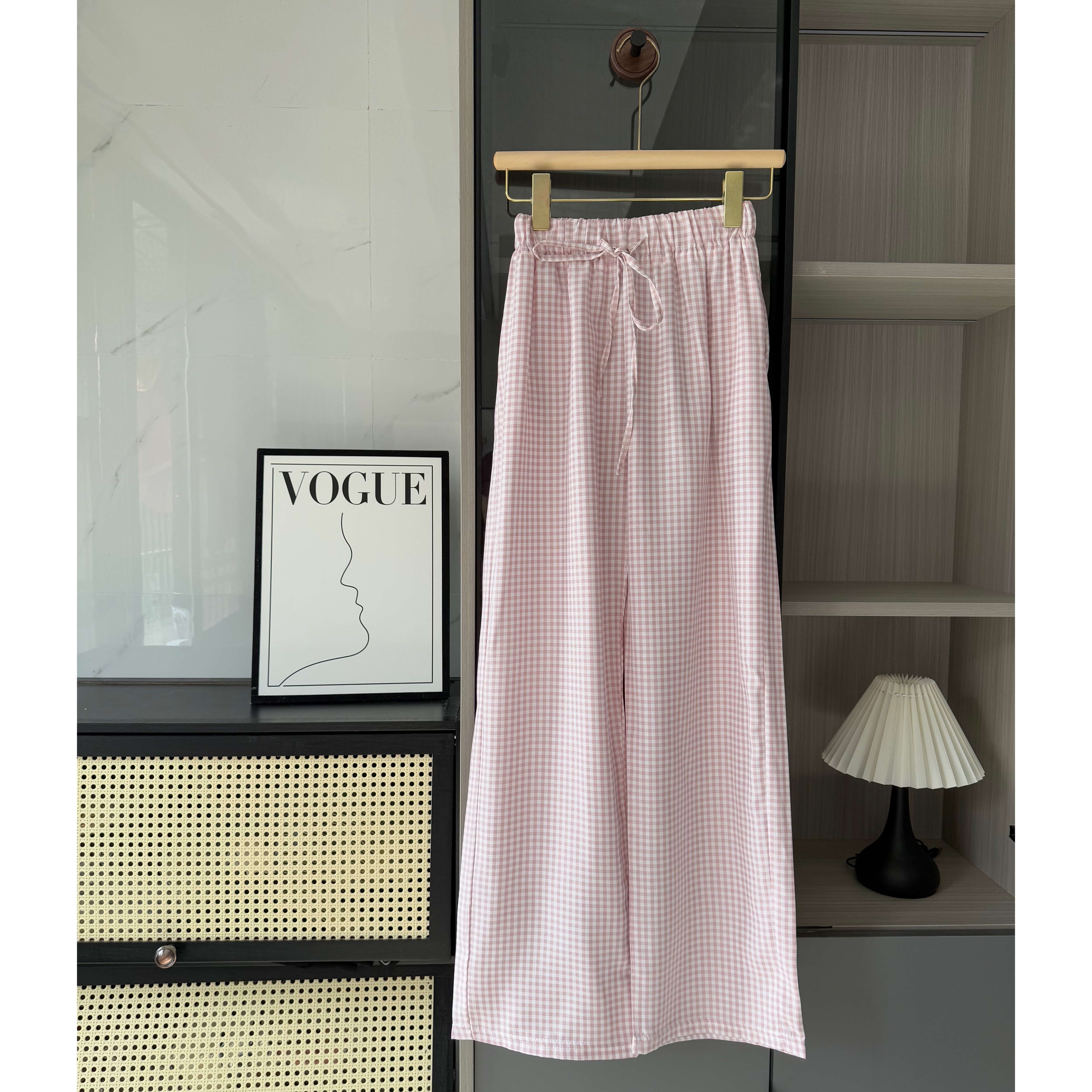 2025 Cute Girls' Simple Grid Loose Strolling Pants Women's Summer Vlogger Style New Casual Pants