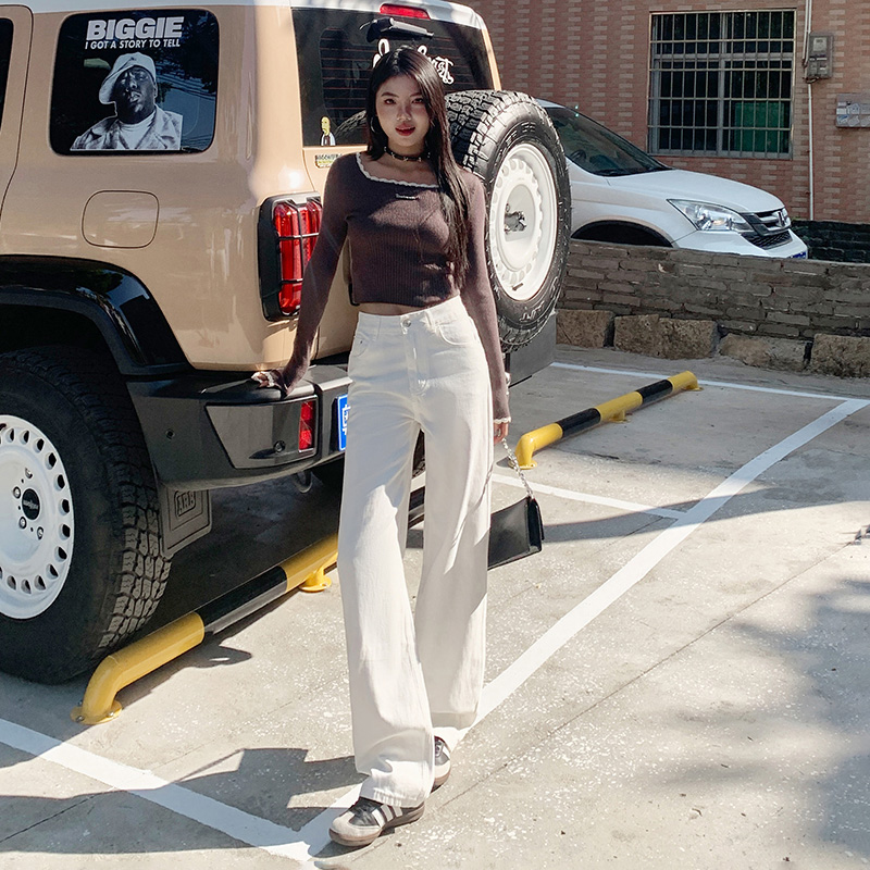 A must-have for lazy style~Simple and not simple, high-end sense of white high waist narrow version of meat covering to make you look slim straight jeans for women