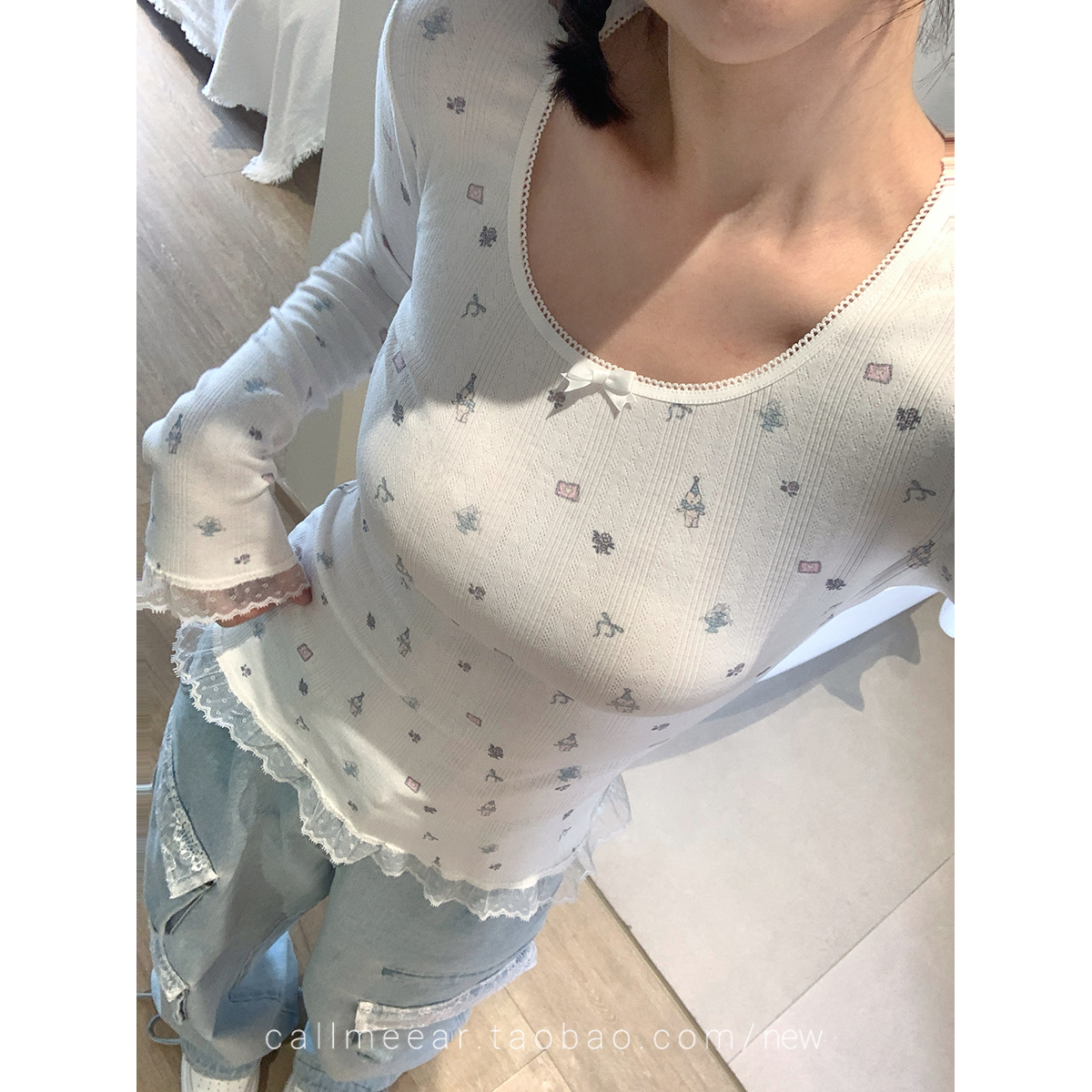 Gentle style floral white V-neck pullover T-shirt for women in spring 2025 new sweet slim versatile short-sleeved top trendy