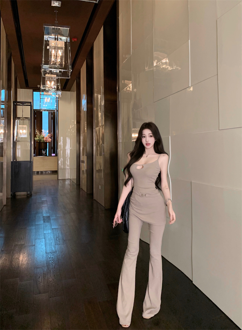 Real shot, sexy, slim hollow pleated waist-hugging suspender + elastic waist drooping slim flared trousers