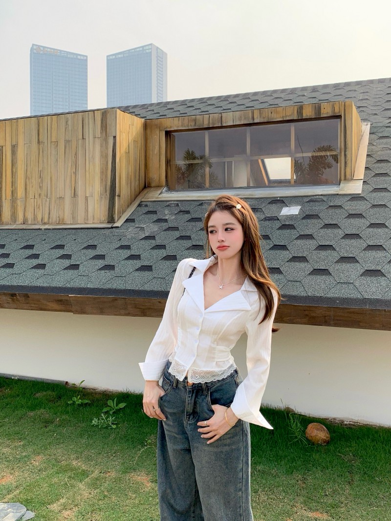 Real shot!  !  Sexy lapel-breasted short long-sleeved shirt waist lace top