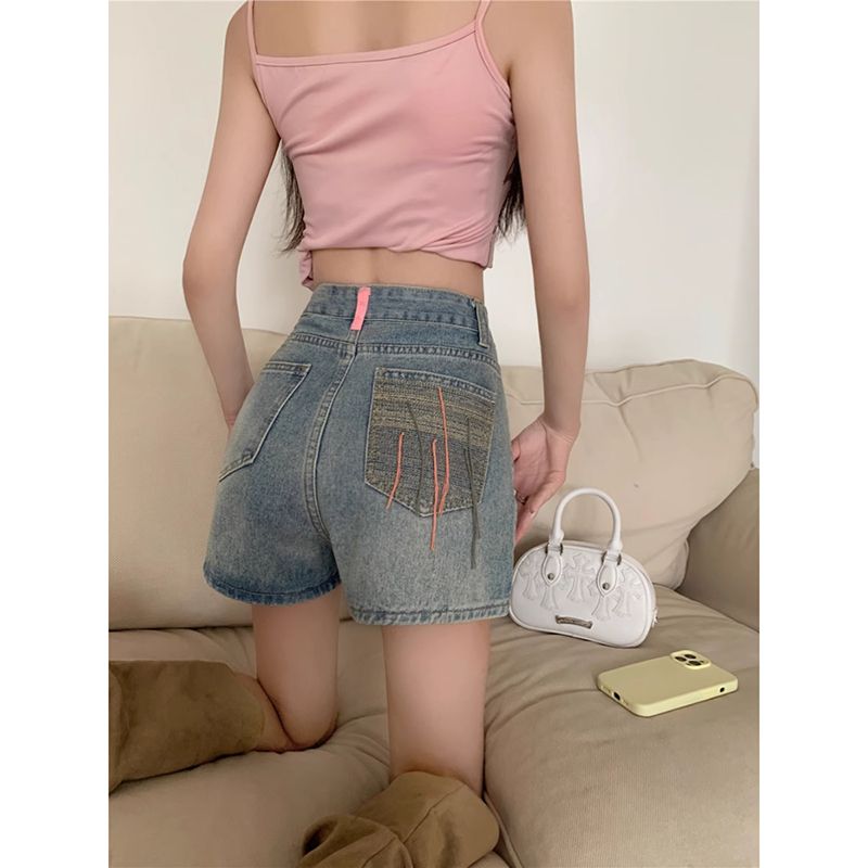 Light blue versatile high-waist denim shorts for women in summer new design loose hips and slimming versatile hot pants