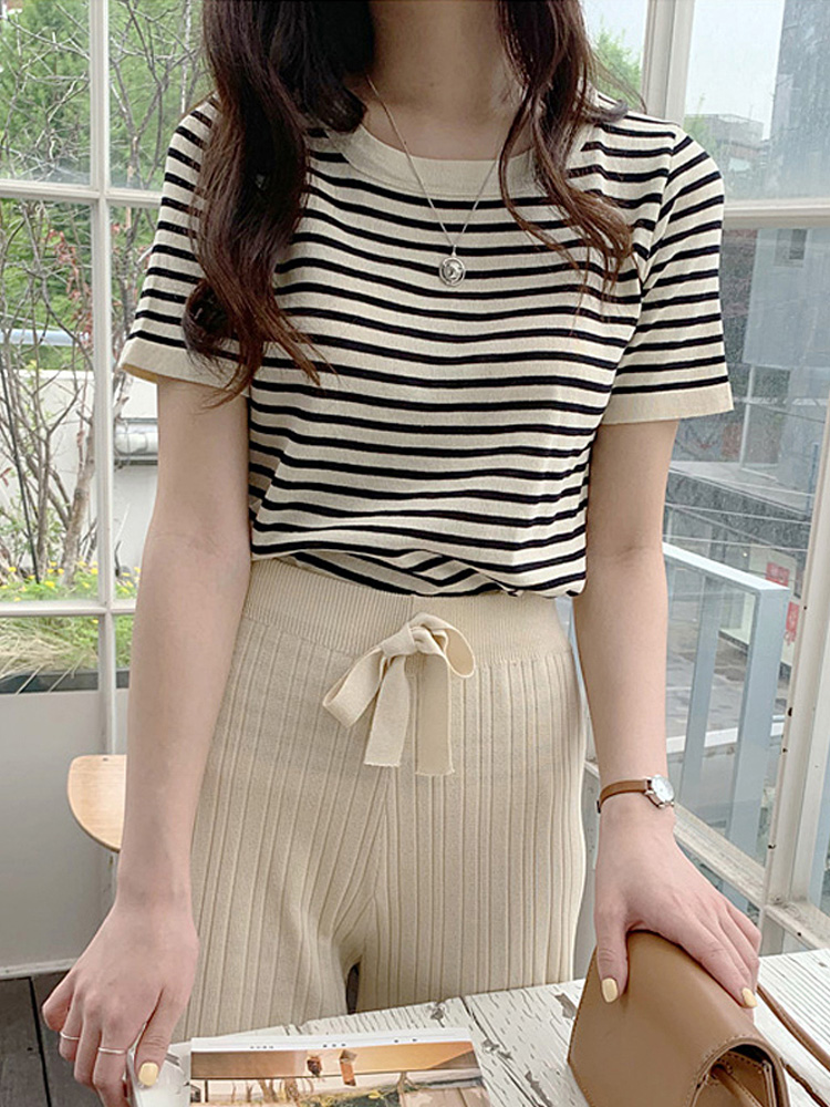 Black and white horizontal striped T-shirt for women's summer short-sleeved ice silk sweater for summer new style inner bottom T-shirt top