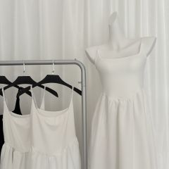 Real shot of slimming white long skirt with a waist, French first love feeling, white skirt, suspender, A-line skirt, Hepburn style, small black skirt