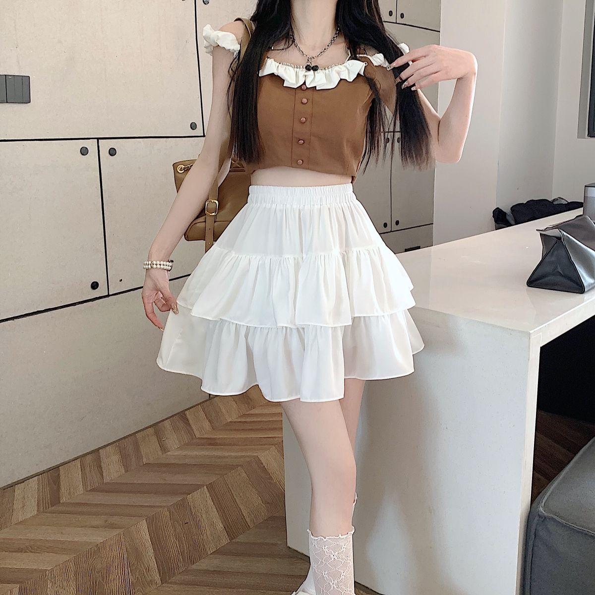 Black skirt for women in spring, summer and autumn super hot pear shape with high waist A-line cake skirt with small puffy short skirt