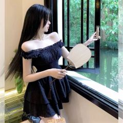 法式復古赫本風甜辣純欲黑色吊帶連衣裙女夏季斜肩蓬蓬性感短裙子