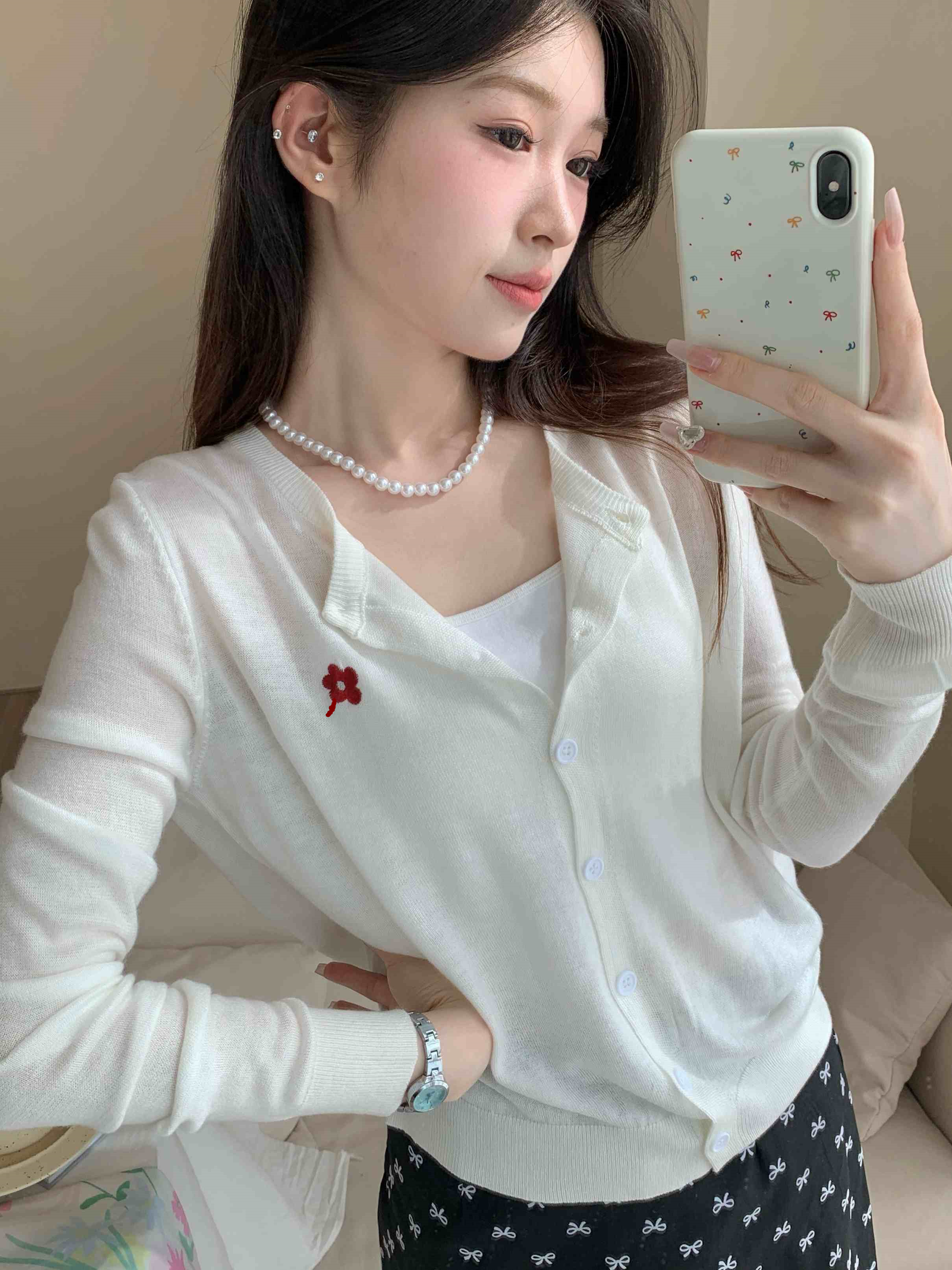 White thin sunscreen long-sleeved cardigan for women in summer 2025 new style with ice silk air conditioning blouse short shirt top