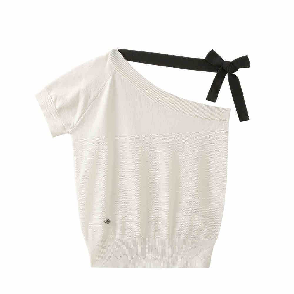 Temperament and age-reducing unique design sense white slim knitted off-shoulder short-sleeved top for women in summer
