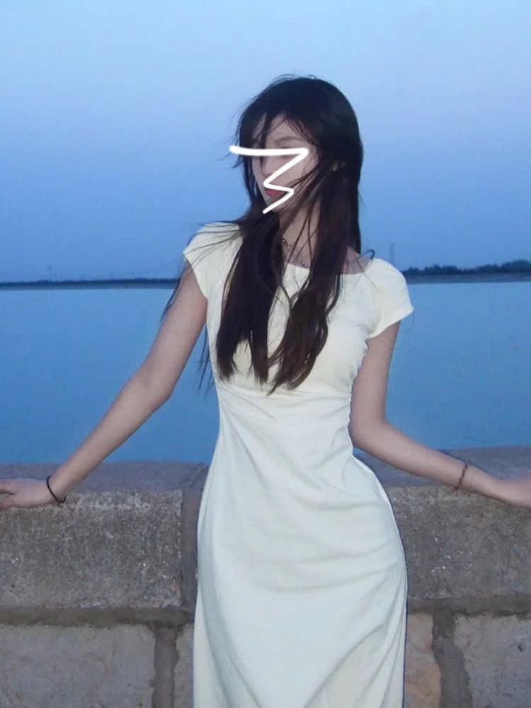連衣裙2025新款女夏季今年流行法式設計感收腰顯瘦方領高級感裙子