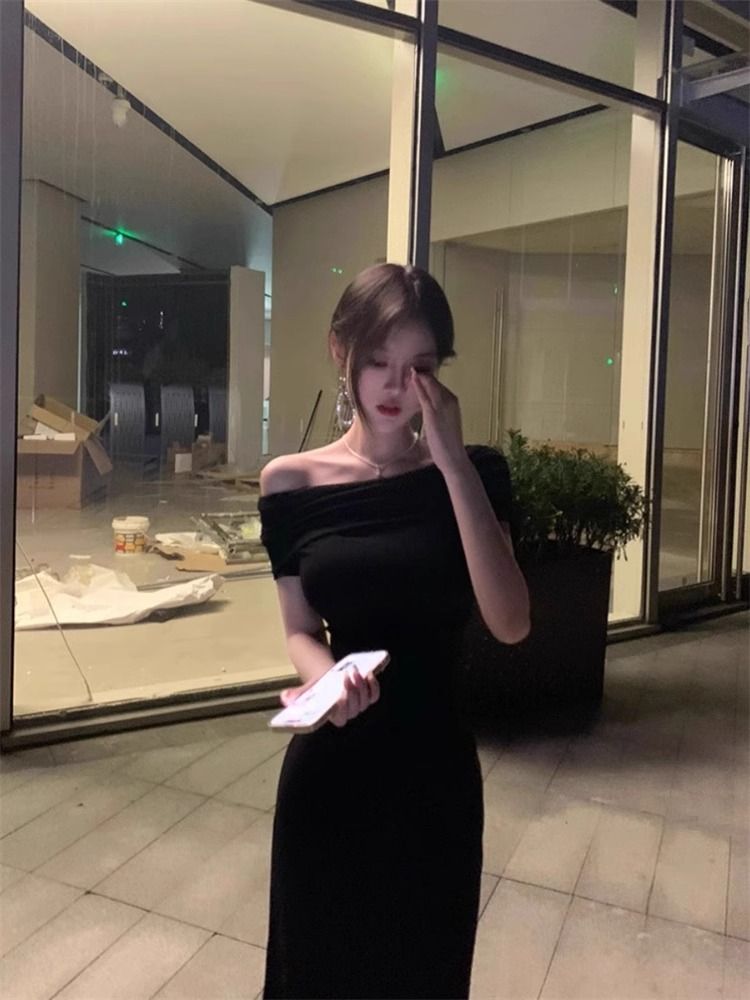 高級感法式別致絕美包臀裙女夏季新款御姐短袖黑色一字肩連衣裙子