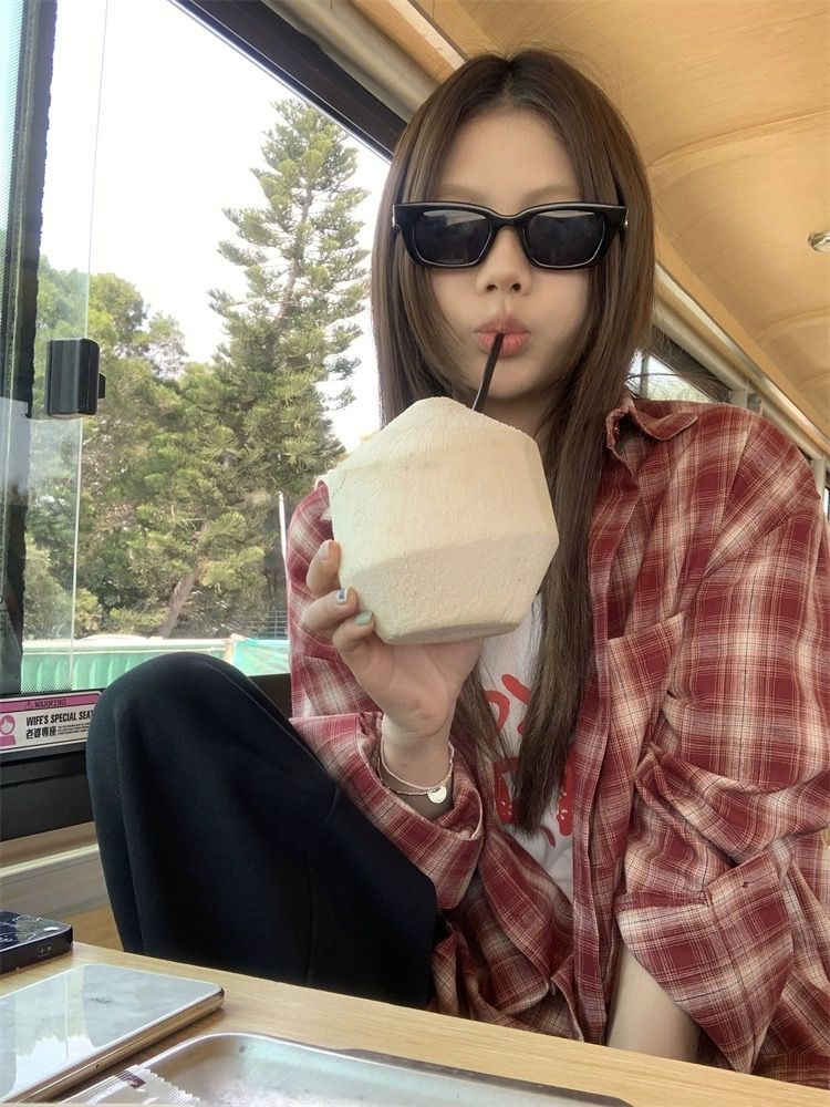 Cheerry red plaid long-sleeved shirt for women in spring single layered inner loose top design niche shirt