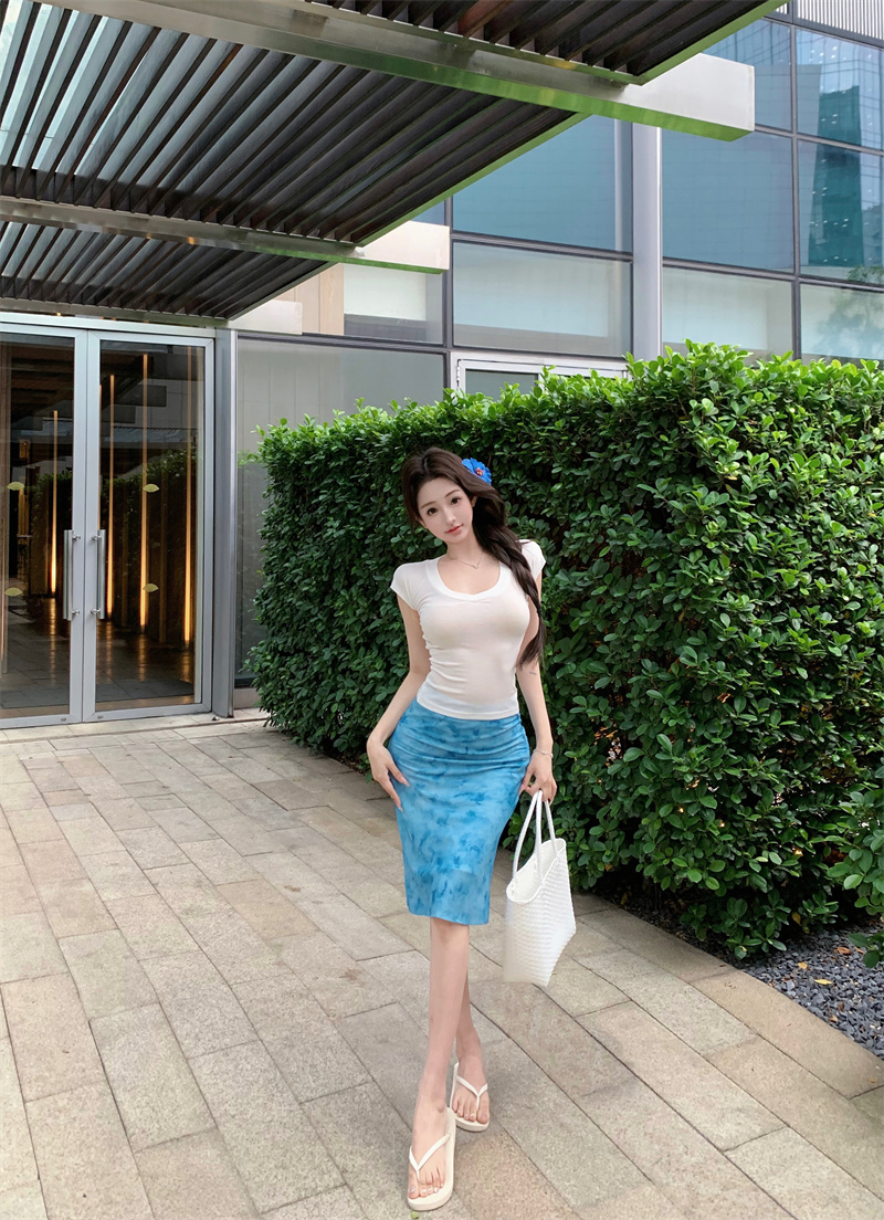 實拍 U領修身顯瘦T恤上衣+油彩暈染印花半身裙