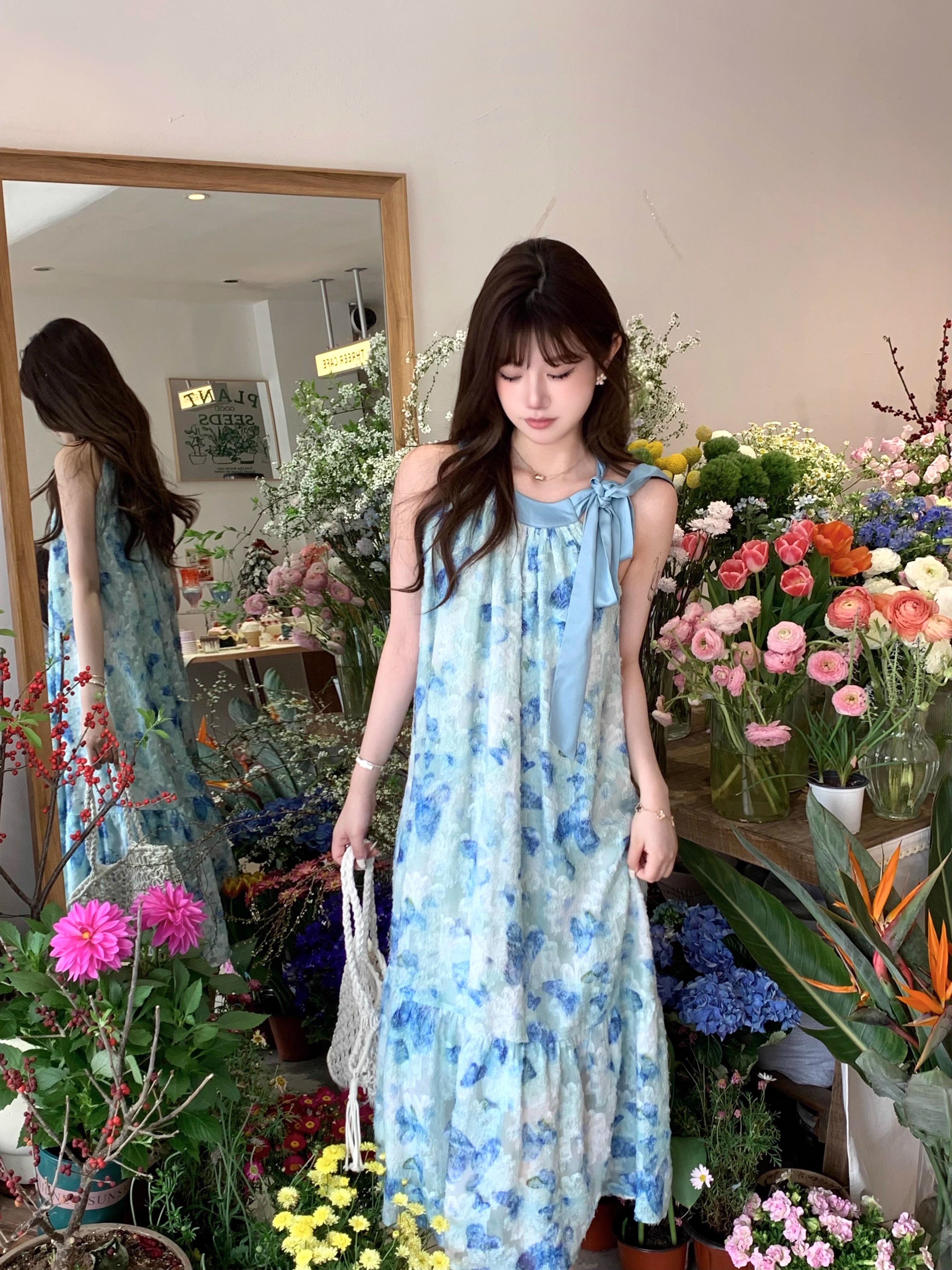 Little Volcano Nunu Sea Salt Butterfly Oxygen-sensing lace-up halter neck dress for women in summer fresh vacation long skirt