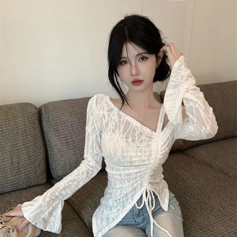 抽褶系帶斜肩蕾絲衫女新款設計感喇叭袖修身別致小眾上衣女