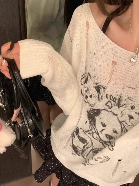 小個子穿搭可愛寬鬆小狗印花鏤空女早秋微透性感露肩白色罩衫毛衣