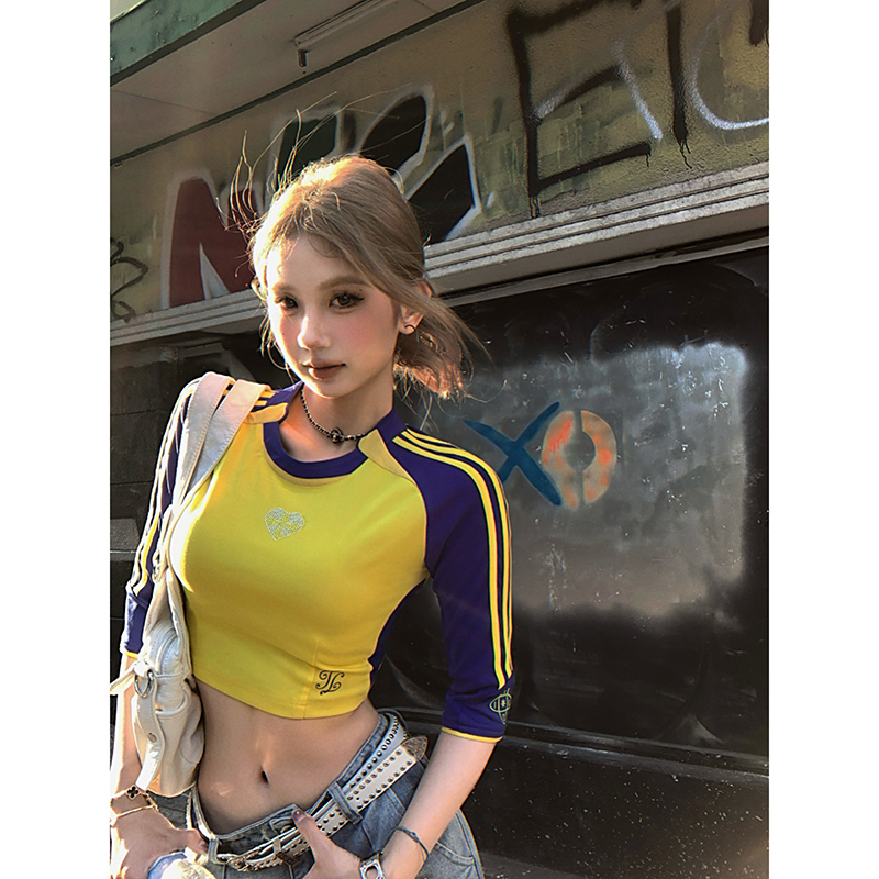 American hot girl style short-sleeved T-shirt for women in summer hot diamond contrast splicing half-sleeved short navel slim top
