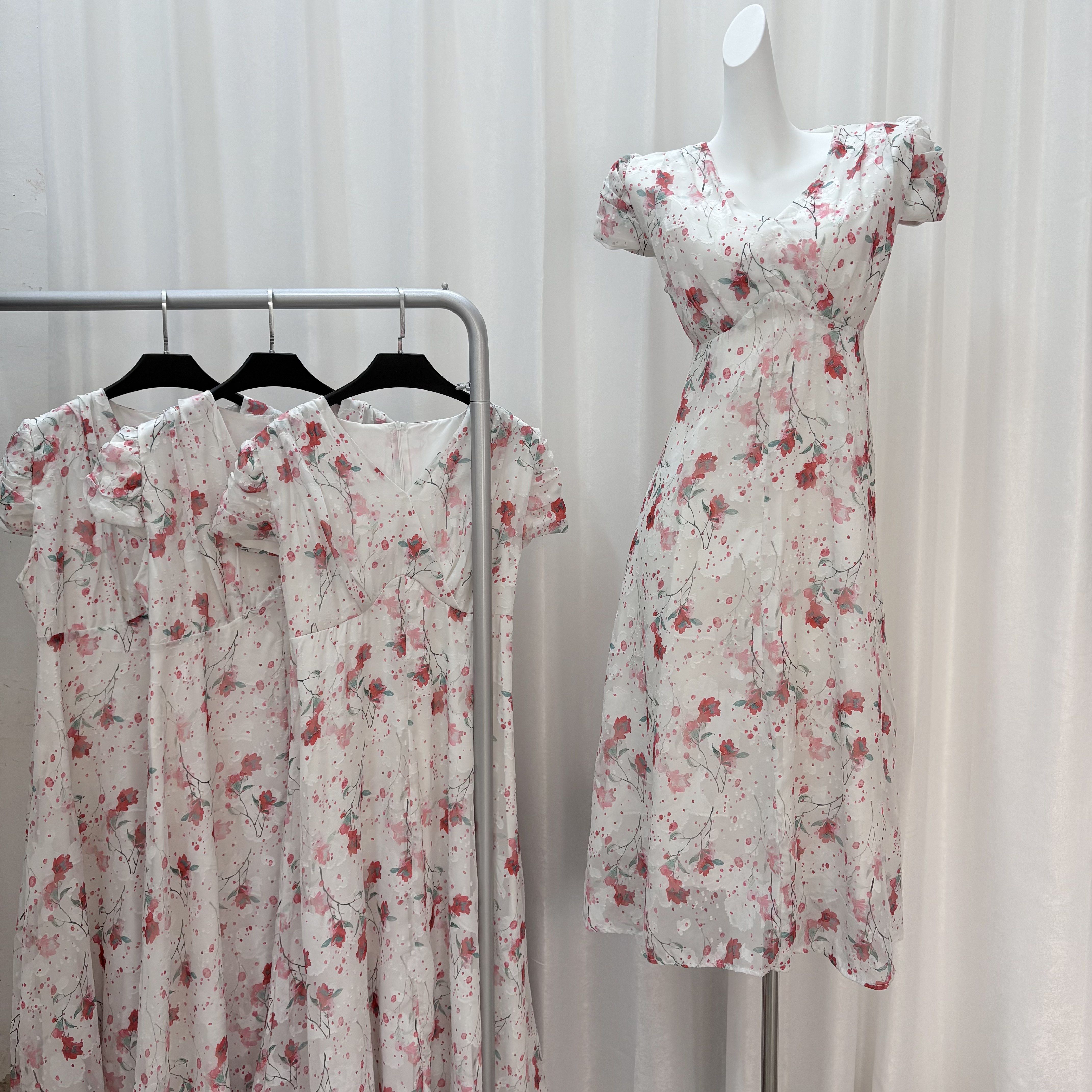 Real-life French bubble floral long dress for women with niche gentle belly-covering temperament design long skirt